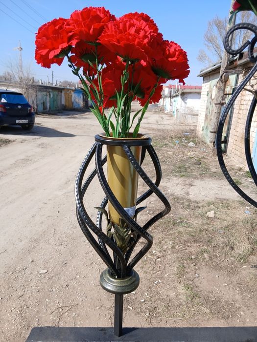 Продам ритуальные вазы