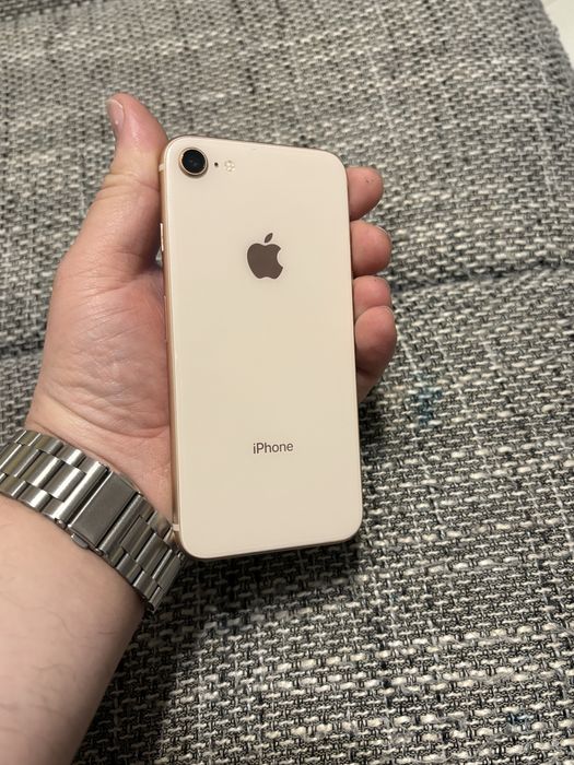 Iphone 8 de 64 gb White si Gold Impecabile