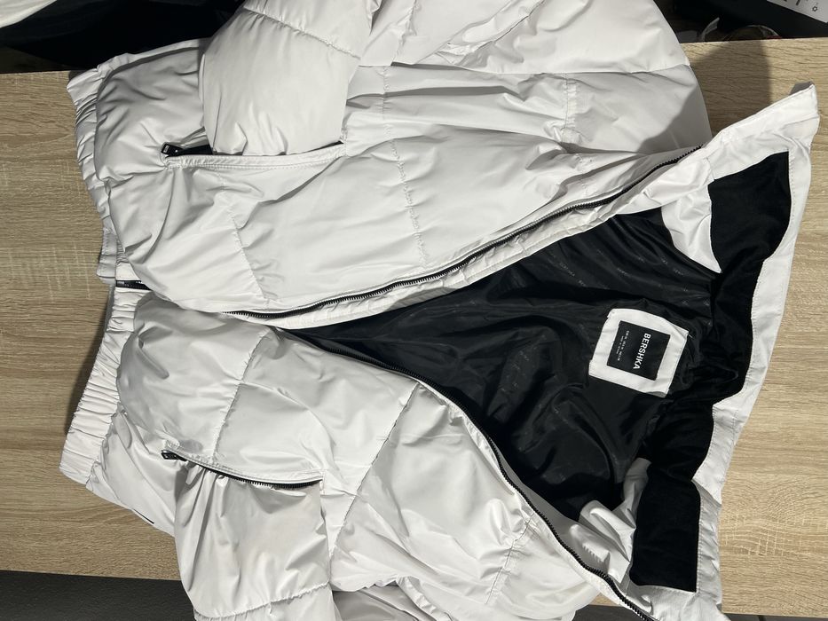 [NOU] Vand geaca bufanta Berska!