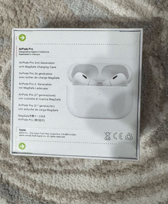 Продам AirPods 2,запечатанный