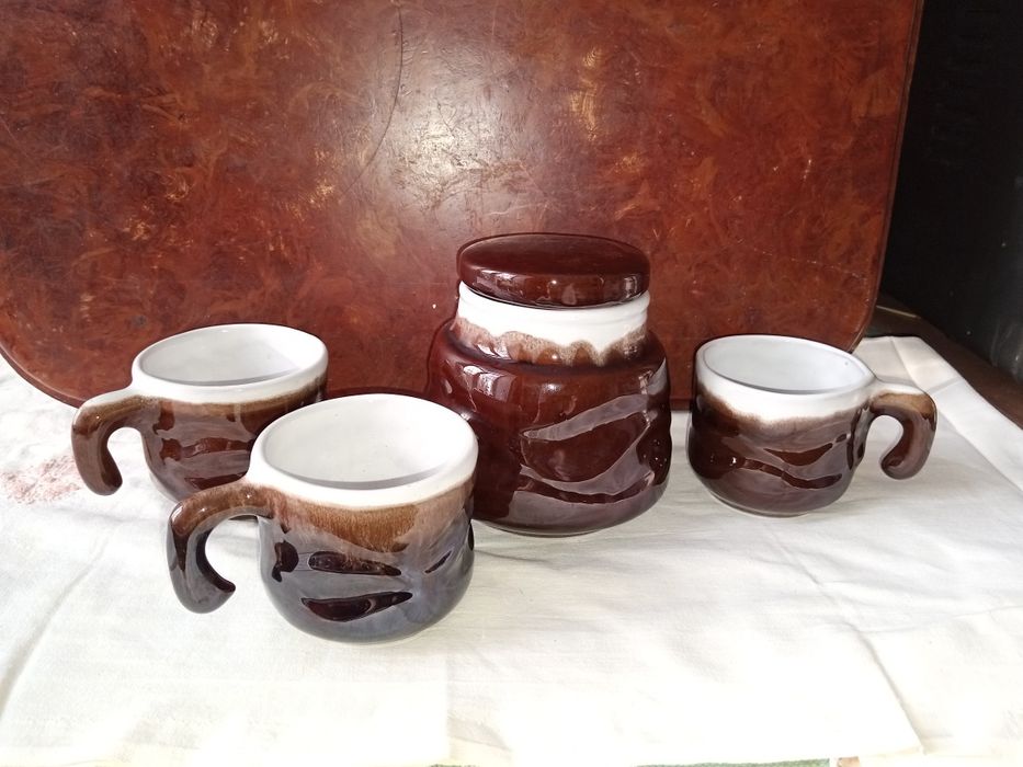 Продаю набор посуды (керамика).