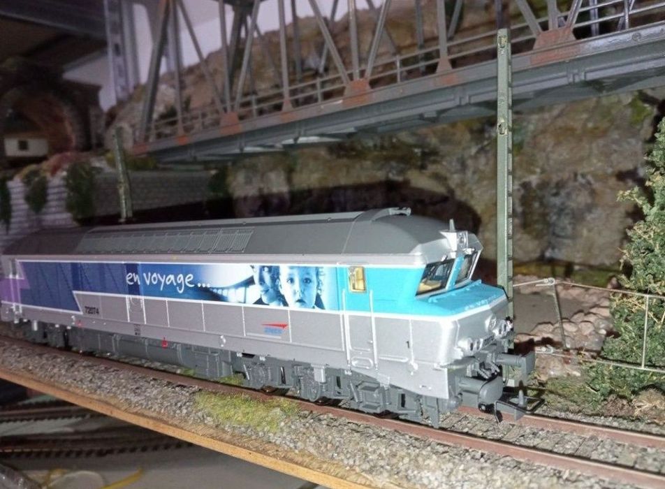 Locomotiva digitala jouef HO