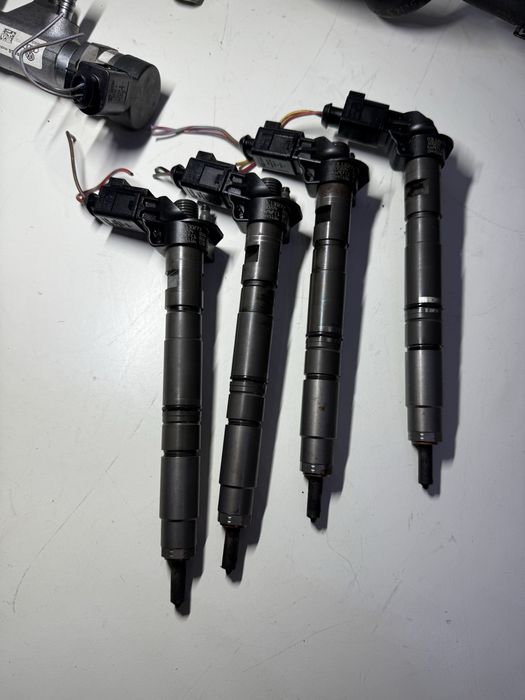 Инжектор за гориво дюзи Bosch VW AUDI SEAT SKODA 2.0 TDI 03L130277