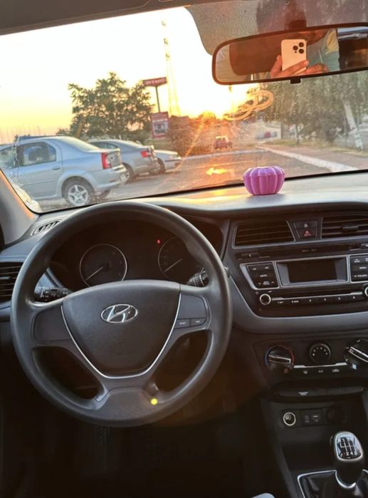 HYUNDAI i20 0 — imagine 3