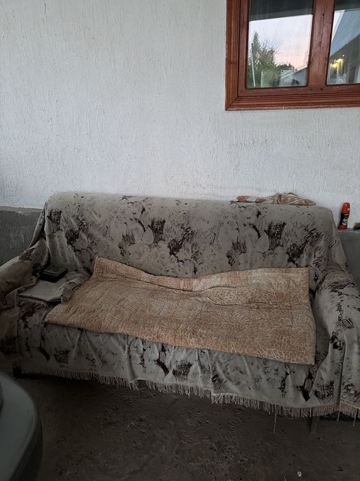 отдам даром диван