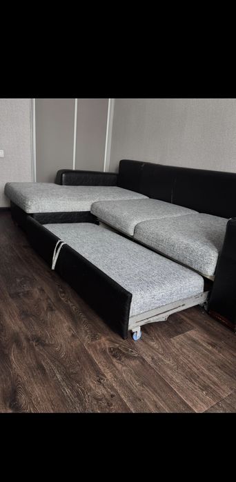 Срочно продам диван