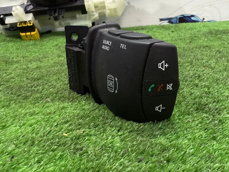 ANSAMBLU MANETE COMENZI VOLAN + SPIRA RENAULT MEGANE III B95 1.6 DIESEL 2014 COD OEM 255670019R 255529492R 2008-2016