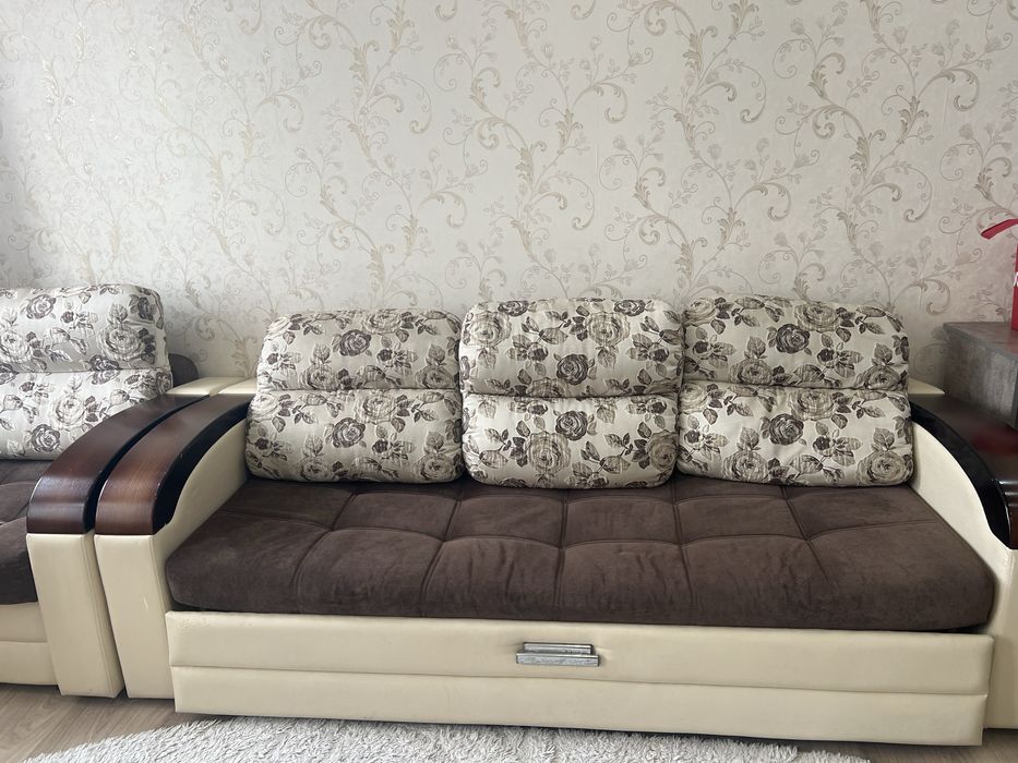 Продам диван с креслом