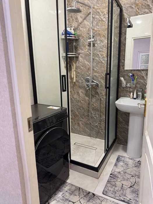 СРОЧНО !! Продается квартира в Яшнабаде 3/3/4 ( 63 кв/м ) Авиасозлар 4