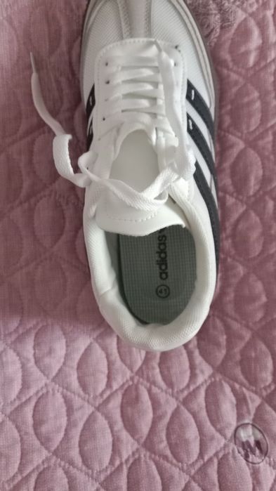 Кроссовки мужские новые.