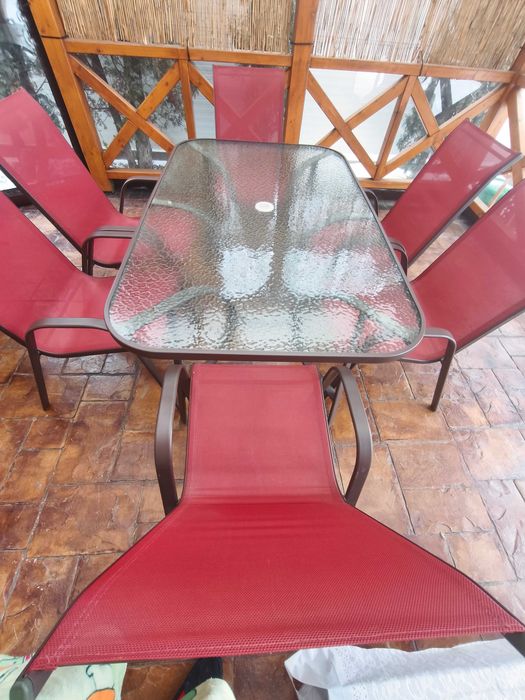 Set terasa: masa cadru de fier si blat de sticla si 6 scaune