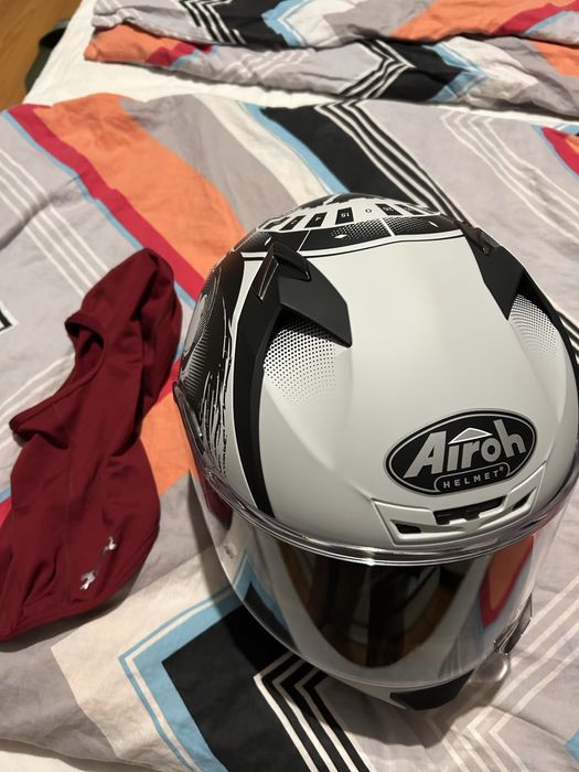 Каска Airoh………….