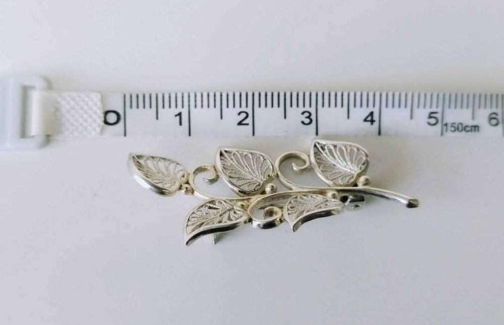 Veche brose model filigran, floral, Argint 835, Germania
