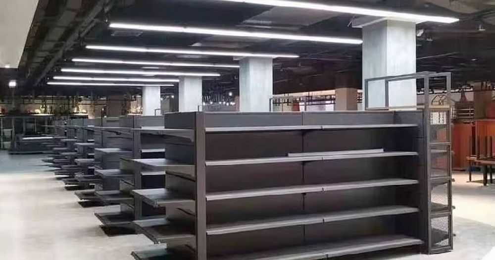 Supermarket tokchalari, Stelaj polka, Prilavkalar