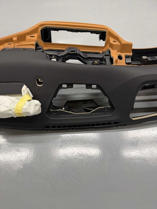 BMW G20 арматурно табло цвят cognac с airbag модул