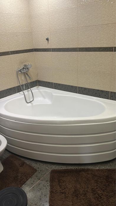 2-ком. Центр, район Народный банк