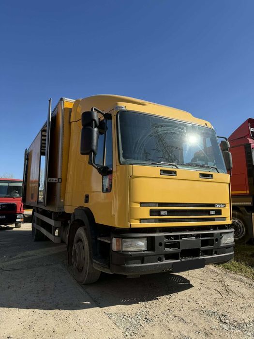 Vand intreg/Dezmembrez pe repere mari iveco eurocargo 120E18 an 2002