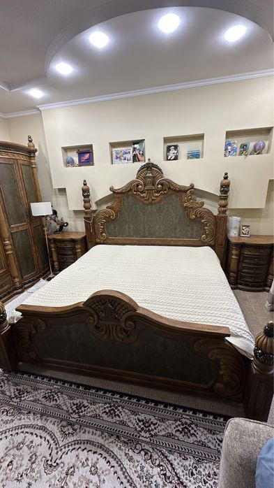 Продам спальный гарнитур