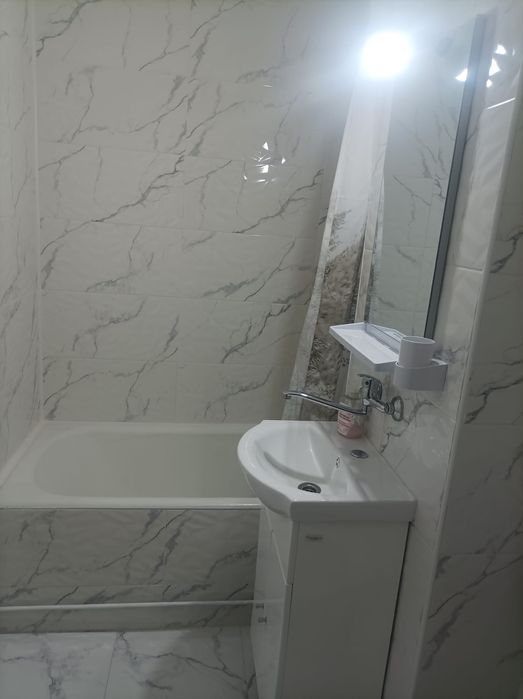 Închiriez garsoniera confort 1, Rămurele, Tudor, etaj 1, lângă strada  Livezeni, UMFST!