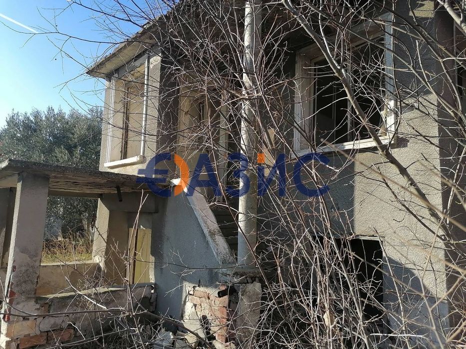 Дворно място 554 кв. м.+стара къща в центъра на С. Винарско,Общ. Камено,обл. Бургас,България,#33637958
