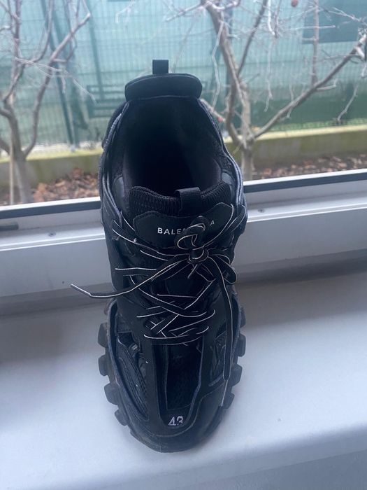 vand balenciaga track