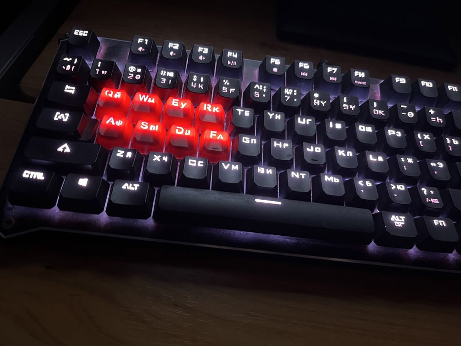 Продам оптическую клавиатуру blody b930