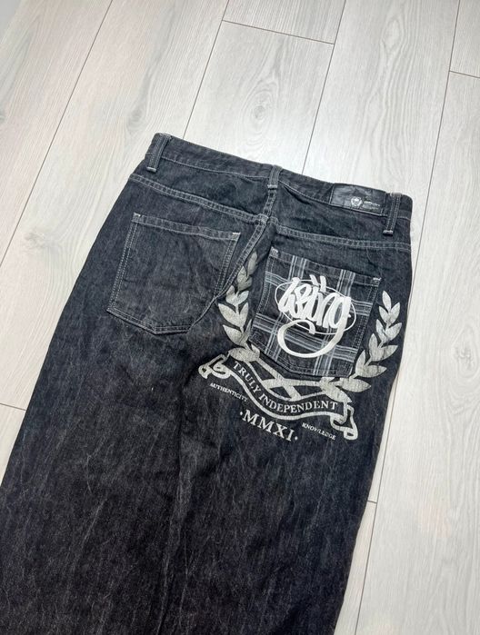wung embroidery jeans