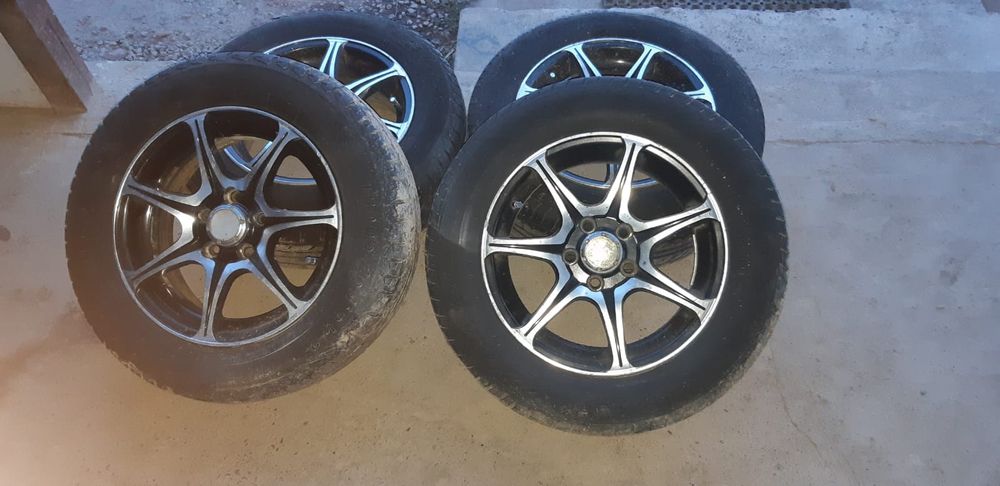 Шина для автомобиля