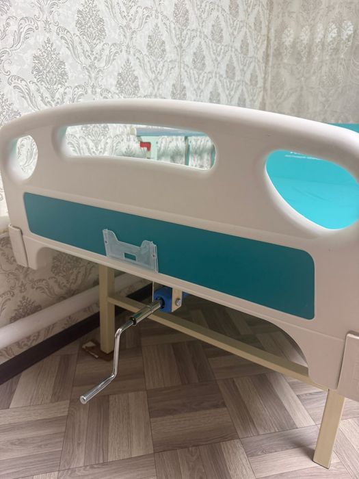 Медицинская кровать