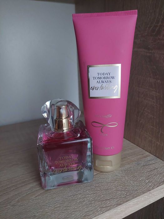 Seturi Parfumate Avon