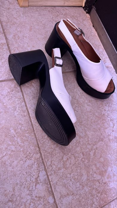 Нови.! Обувани веднъж, но са ми малко-големи!