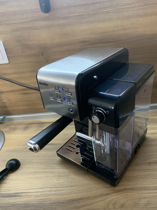 Кафемашина еспресо, лате и капучино