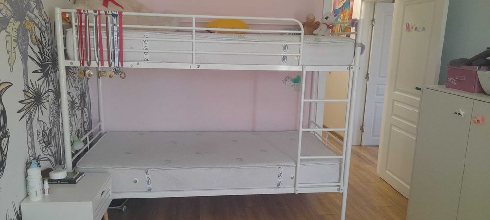 Детско двуетажно легло+шкаф