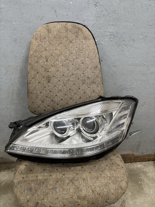W221 фара левая