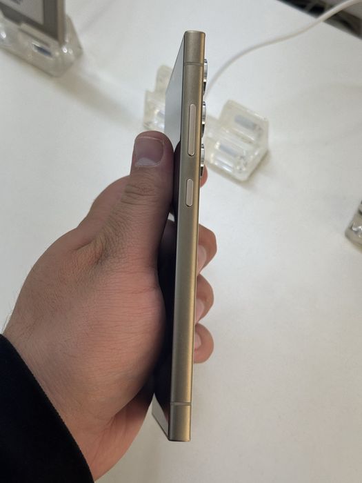 Samsung S24 Ultra 256gb ozu 12