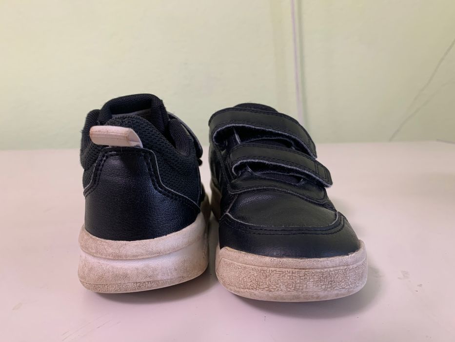 маратонки Adidas