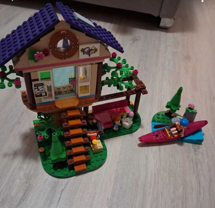 Lego friends : Casa din padure 41679