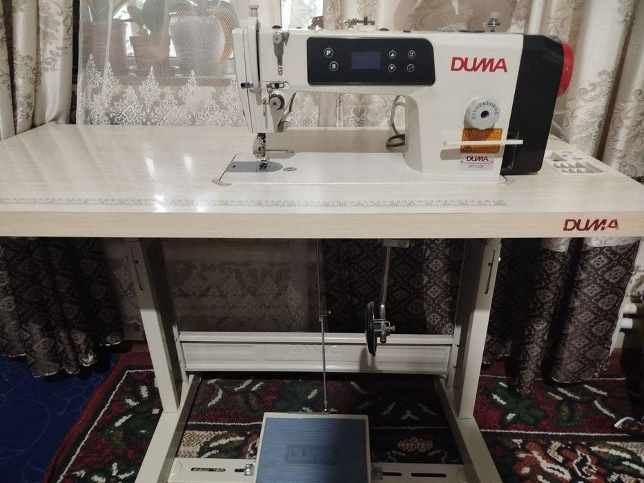 Швейная машинка почти новая