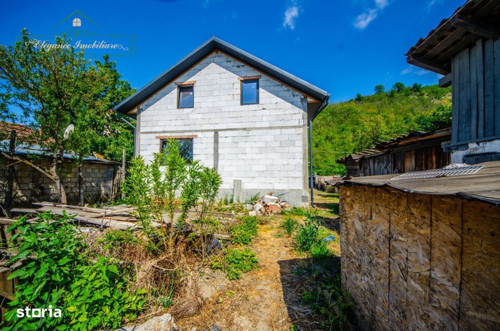 Casa Noua „la Rosu” cu Teren Generos – Șoimos, Arad