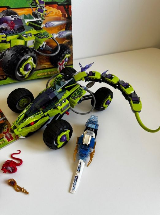 Lego ninjago 9445- Fangphyre truck ambush