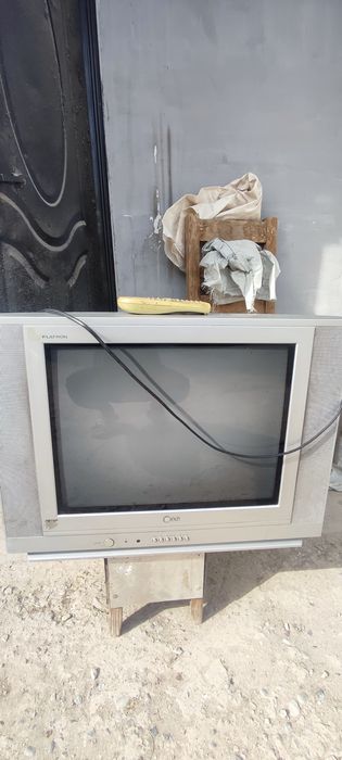 Телевизор робочем состояние