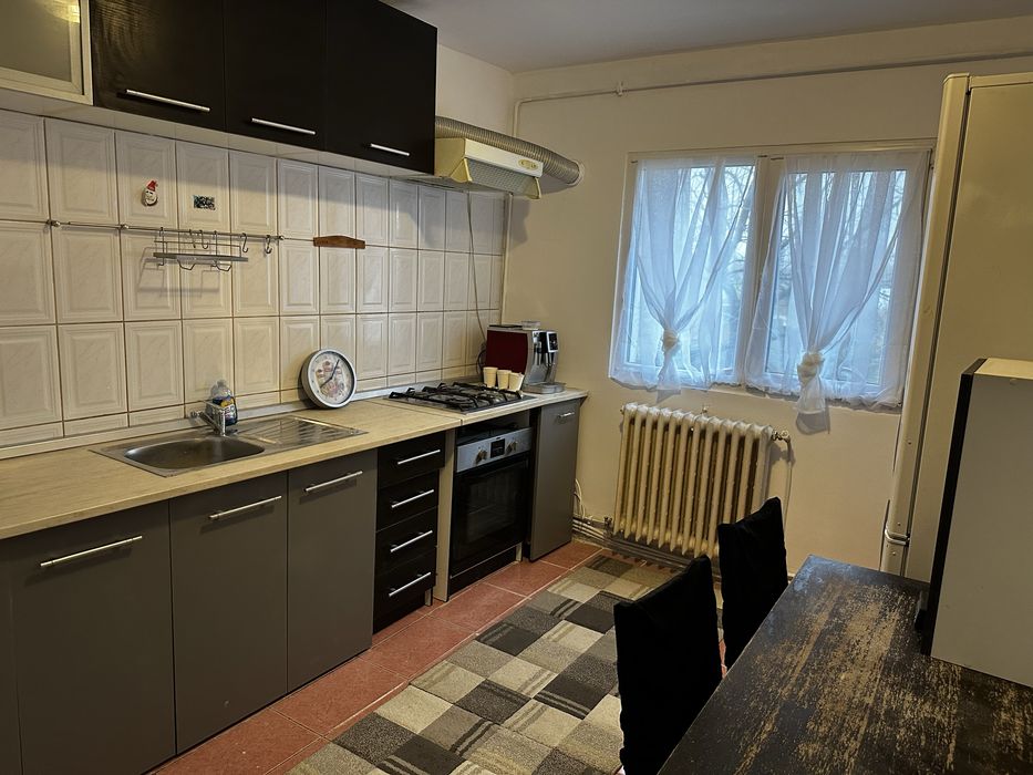PF inchiriez apartament 3C + living