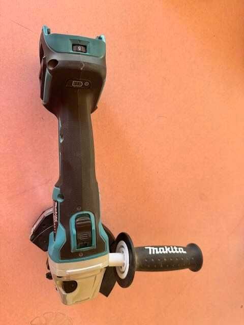 Оригинален безчетков ъглошлайф (флекс) Makita DGA511Z