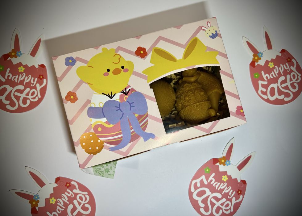 Подаръчна кутия с три Великденски свещи от 100% чист пчелен восък