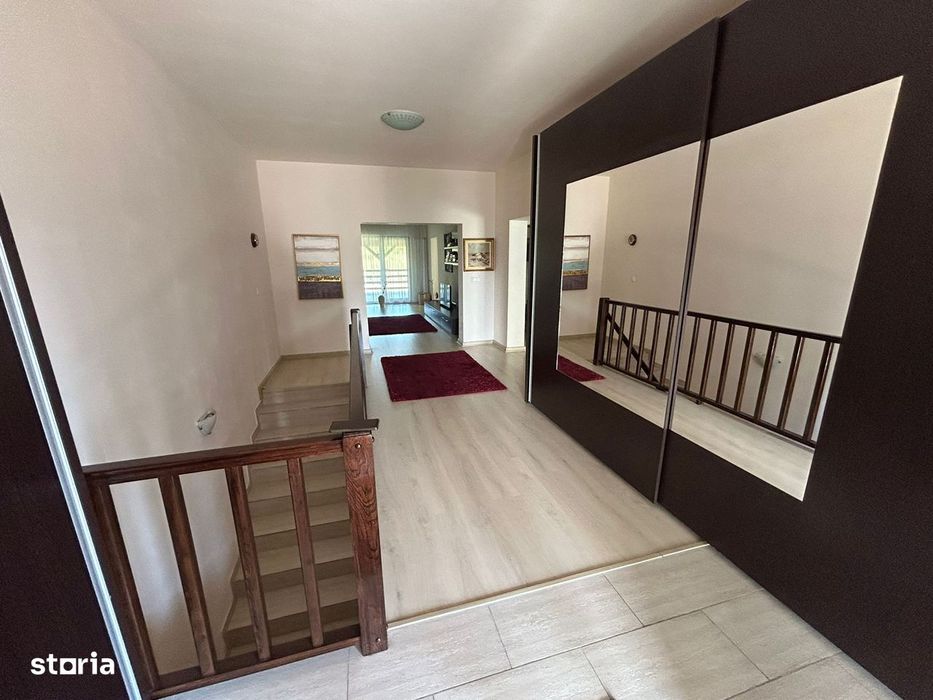 Casa tip duplex - zona Cetate