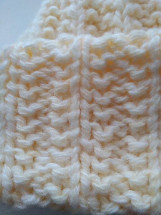 Шапка,ручная вязка.