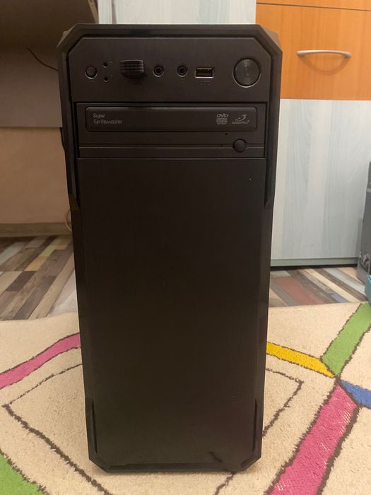 Gaming компютър + 23,8” BenQ Full HD монитор