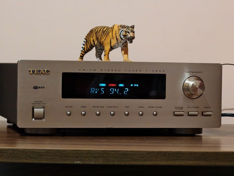 Teac T-H500 Reference. Tuner fin, gama high end. Preț fix !