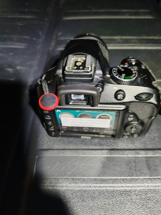Vand aparat foto DSRL NIKON D3300 in stare foarte buna cu obiectiv 18/55mm VR