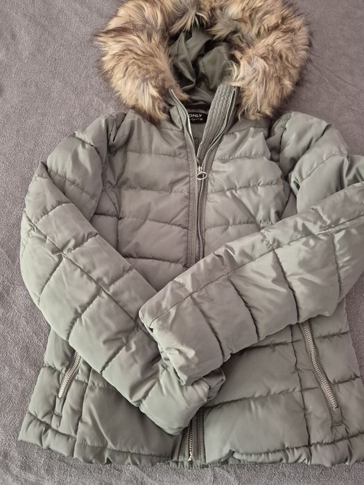 Дамско яке М размер